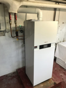 Remplacement d'une chaudière fioul vétuste par une chaudière à condensation Viessmann type 222f - PABST